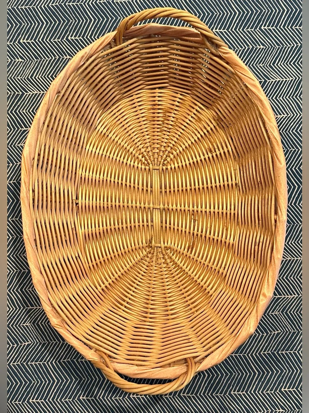 N/A oval woven